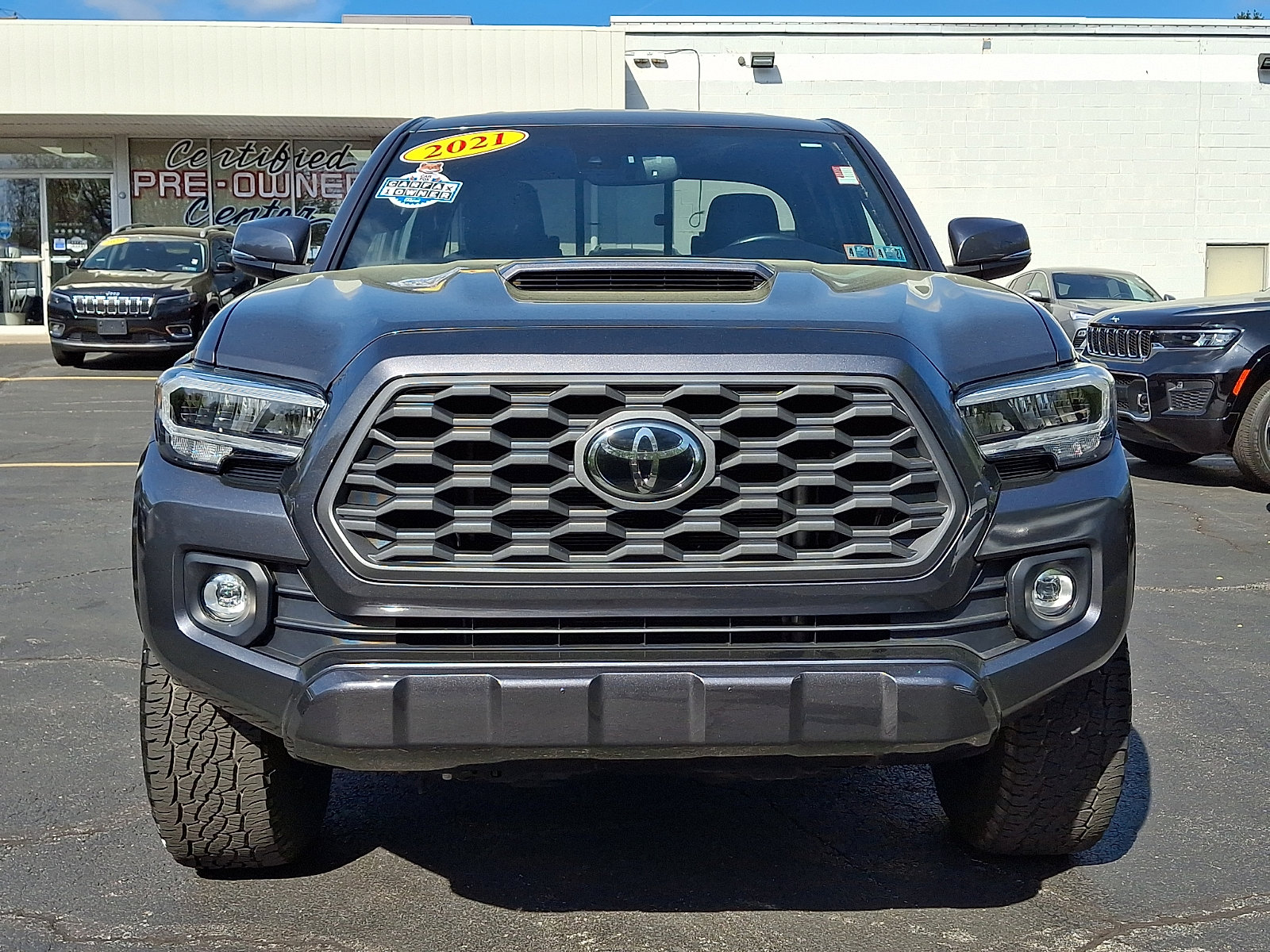 Used 2021 Toyota Tacoma TRD Sport w/ TRD Premium Sport Package image 2