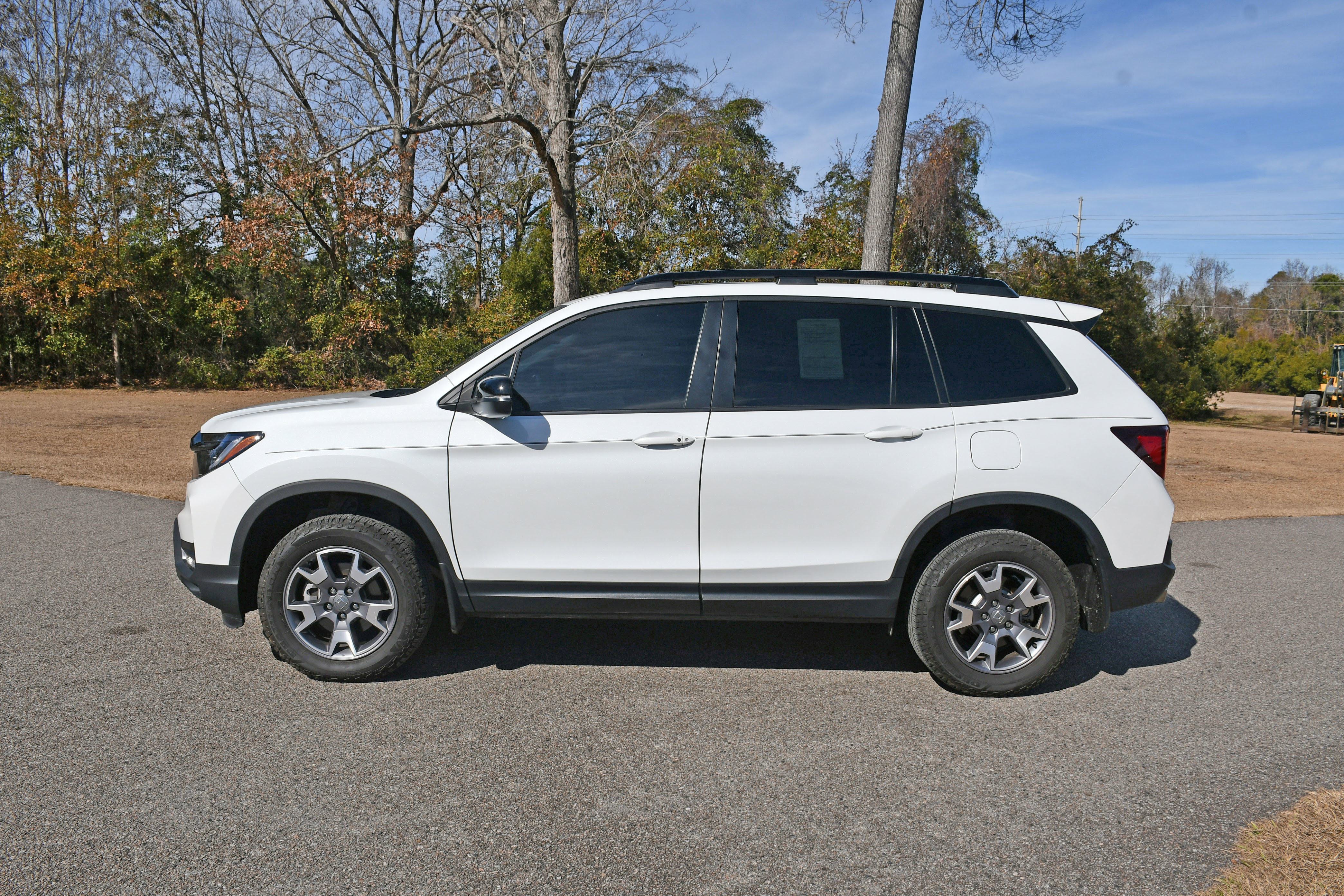 Used 2023 Honda Passport TrailSport image 2
