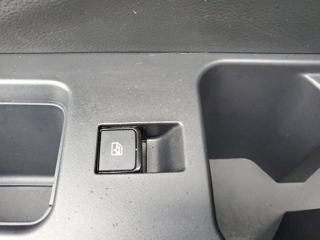 Used 2025 Nissan Pathfinder SV w/ SV Premium Package FWD image 13
