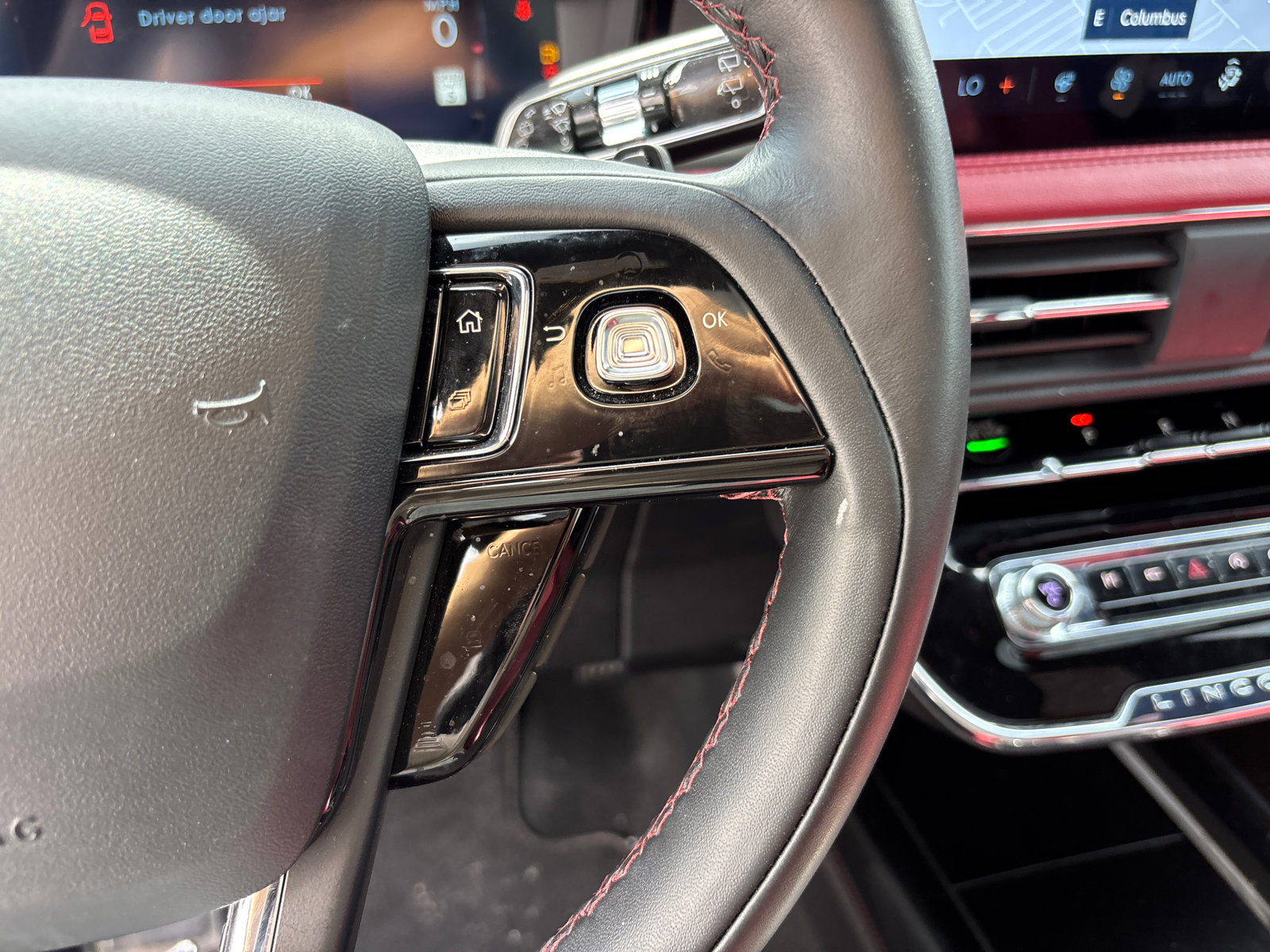 Certified 2025 Lincoln Corsair Reserve AWD/4WD image 18