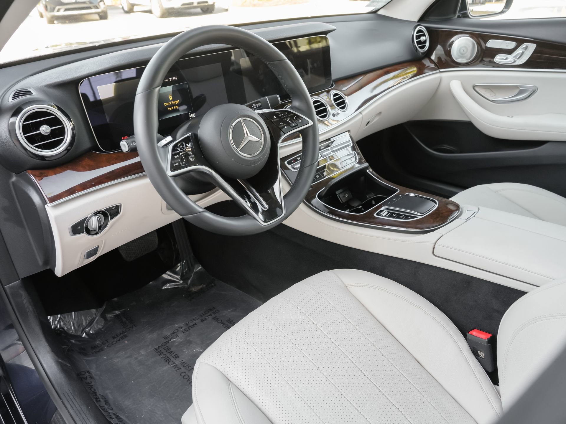 Used 2023 Mercedes-Benz E 350 Sedan image 15