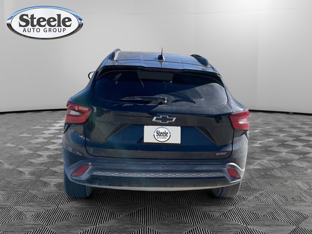 Certified 2025 Chevrolet Trax RS w/ Sunroof Package image 4