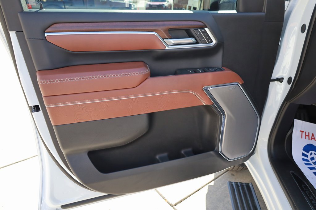 Used 2025 GMC Sierra 3500 Denali Ultimate image 12