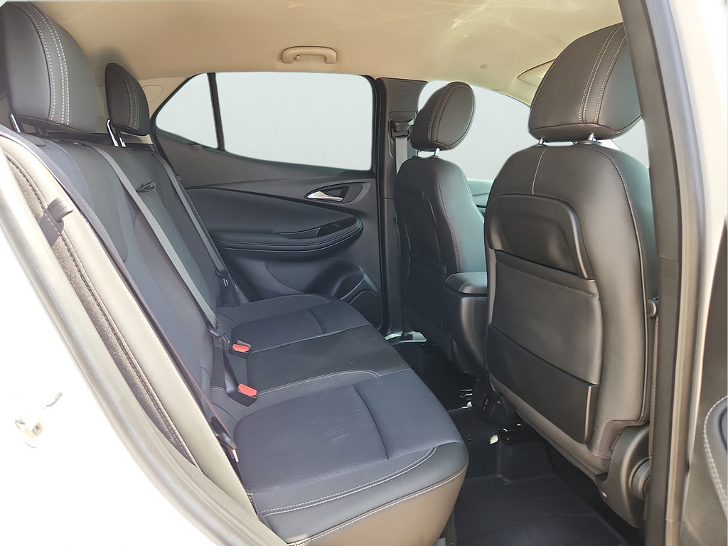 Used 2023 Buick Encore GX Select w/ Safety Package II AWD/4WD image 18