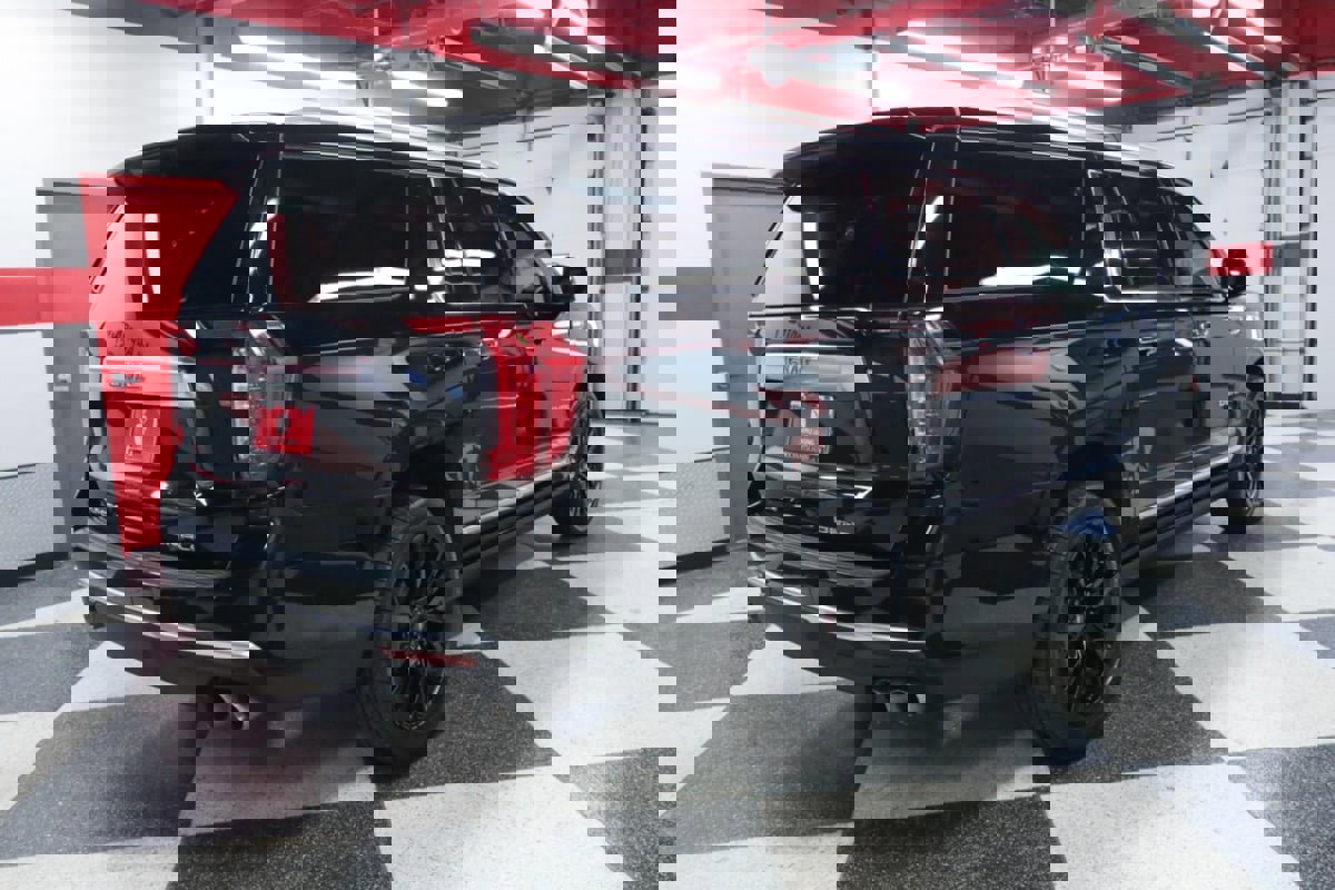 Used 2022 GMC Yukon XL Denali image 7