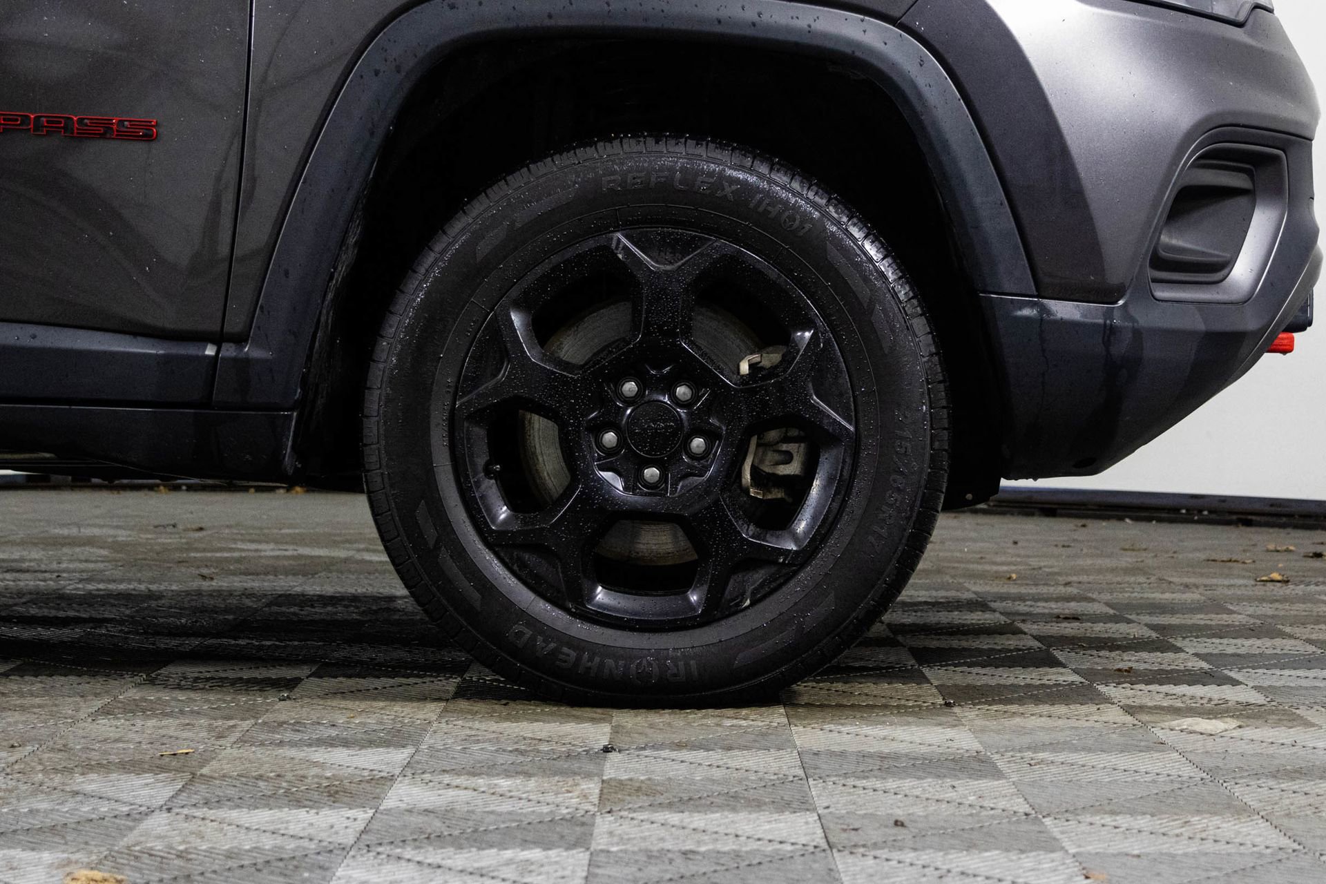 Used 2024 Jeep Compass Trailhawk AWD/4WD image 38