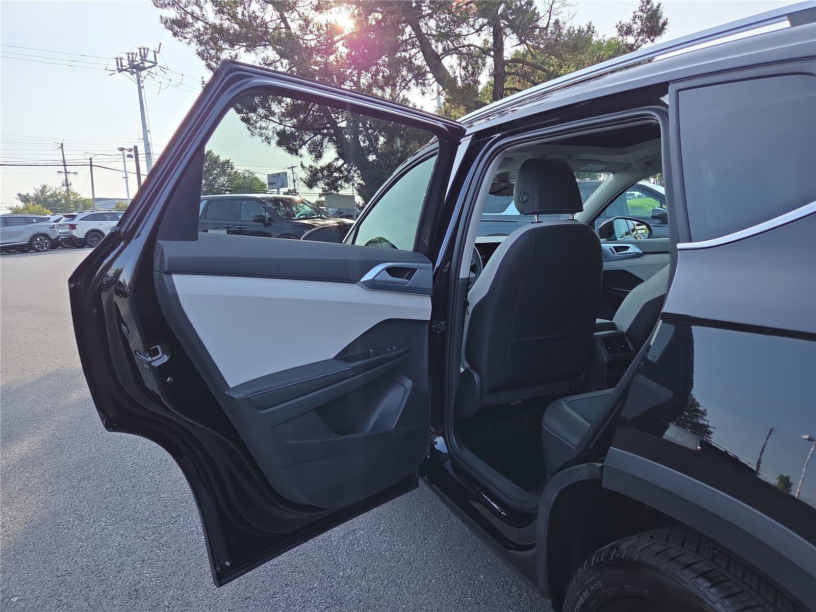 New 2026 Volkswagen Taos SE w/ Panoramic Sunroof Package FWD image 26