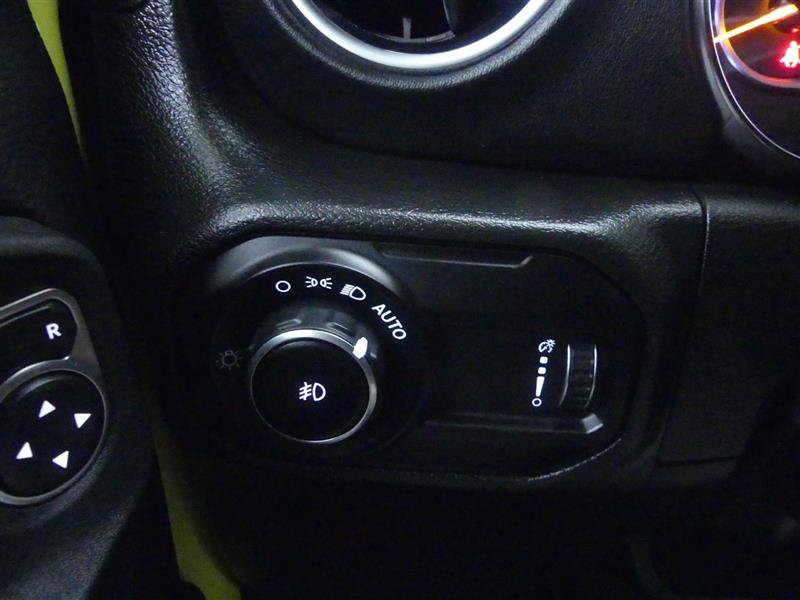 Used 2023 Jeep Wrangler Unlimited Sahara w/ Cold Weather Group AWD/4WD image 22