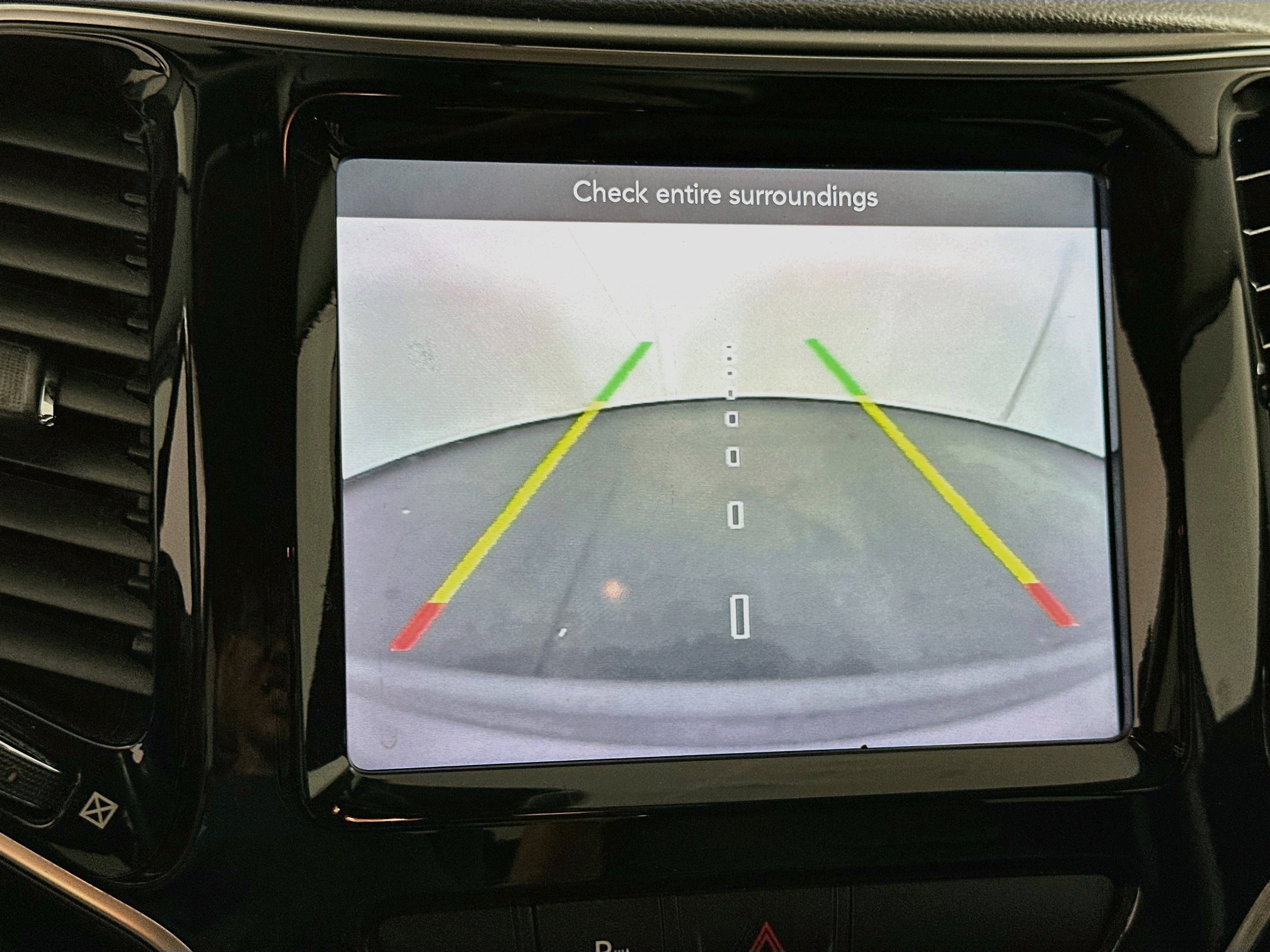 Used 2019 Jeep Cherokee Limited FWD image 22