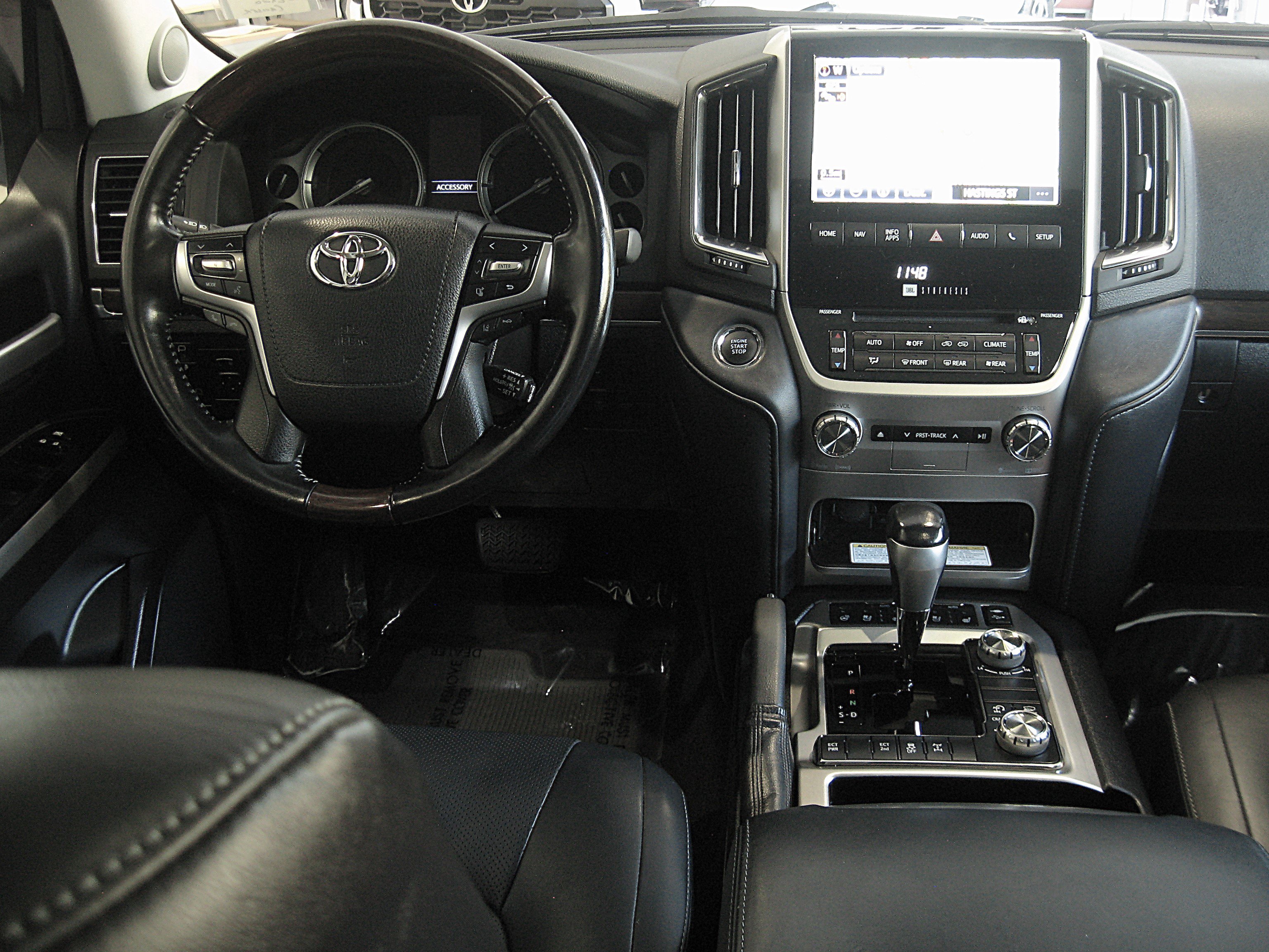 Used 2018 Toyota Land Cruiser image 2