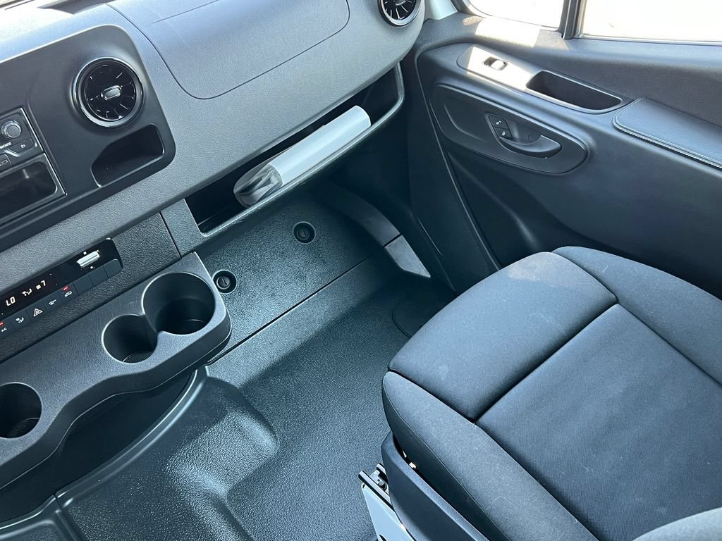 Used 2019 Freightliner Sprinter 2500 w/ Driver Convenience Package RWD image 25