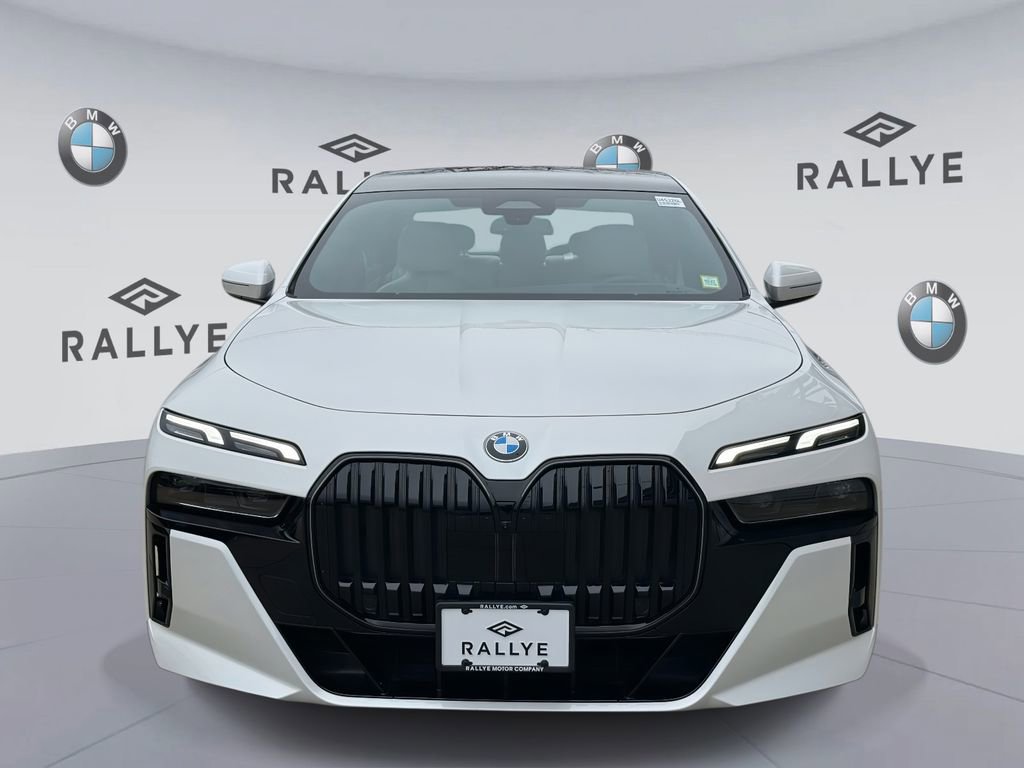 Certified 2025 BMW 760i xDrive w/ Premium Package AWD/4WD image 2
