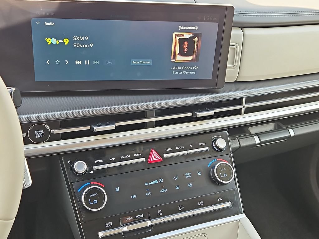 Used 2025 Hyundai Santa Fe SEL FWD image 19