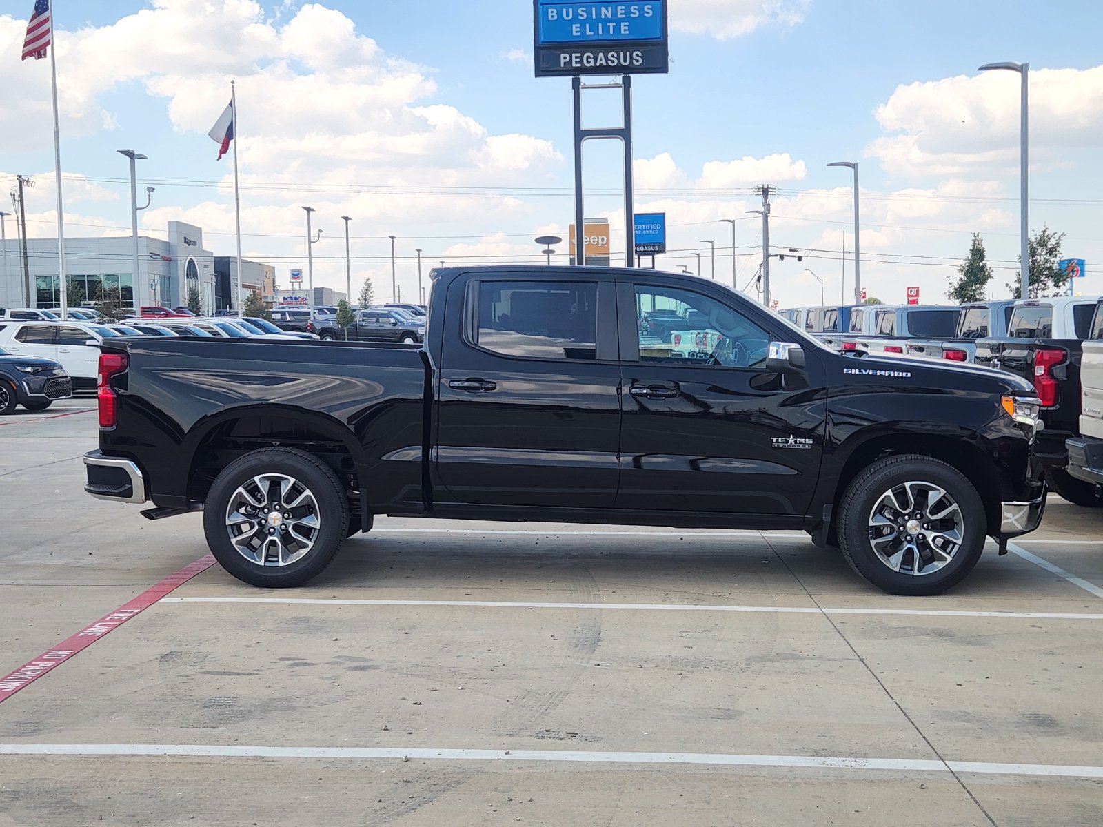 New 2026 Chevrolet Silverado 1500 LT w/ Texas Edition Plus RWD image 7
