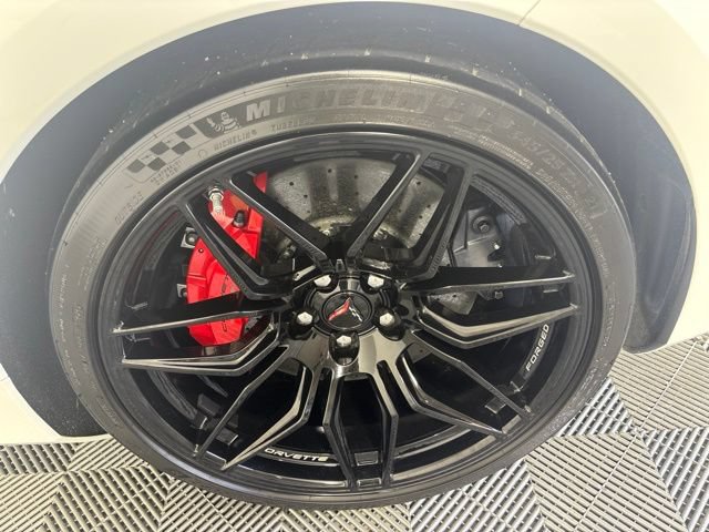Used 2023 Chevrolet Corvette Z06 w/ Z07 Performance Package RWD image 37