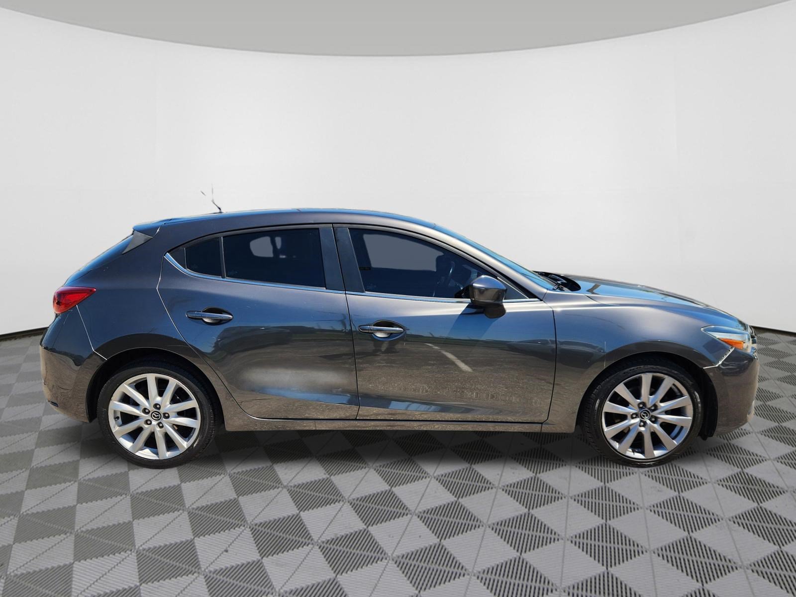 Used 2017 MAZDA MAZDA3 Touring FWD image 6
