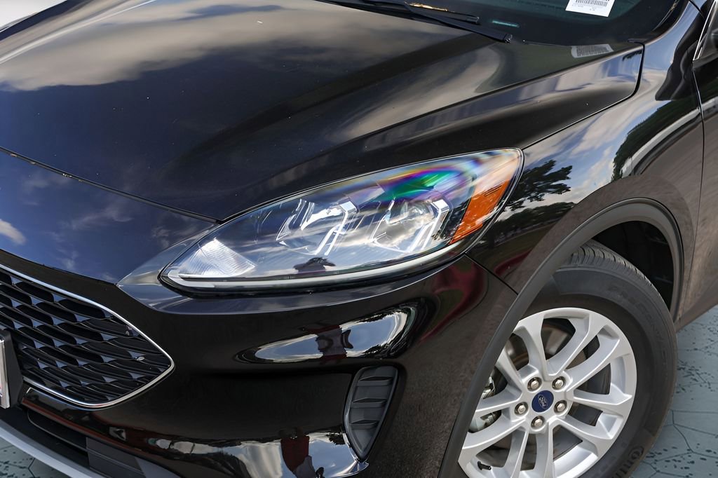 Used 2022 Ford Escape SE w/ Convenience Package image 3