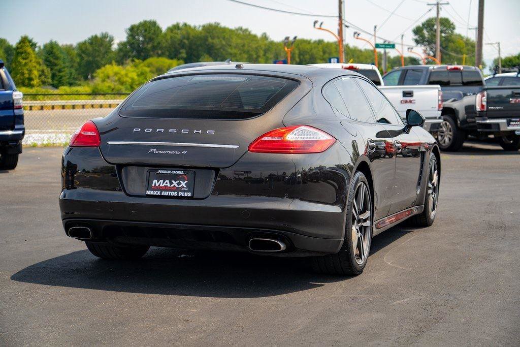 Used 2013 Porsche Panamera 4 w/ Premium Pkg image 9