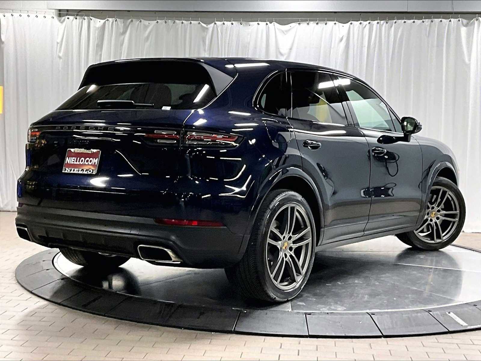 Used 2023 Porsche Cayenne image 10