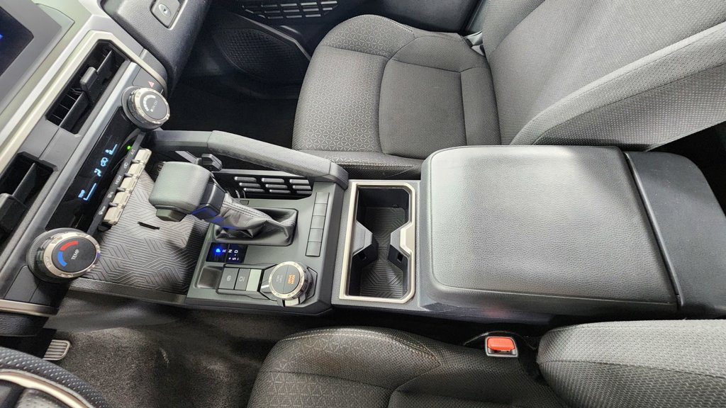 Used 2025 Toyota 4Runner SR5 AWD/4WD image 29