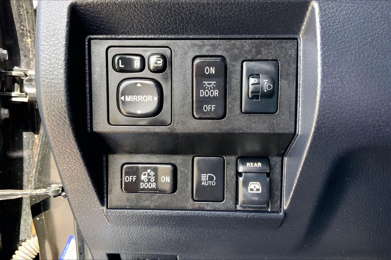 Used 2018 Toyota Tundra 1794 Edition AWD/4WD image 33