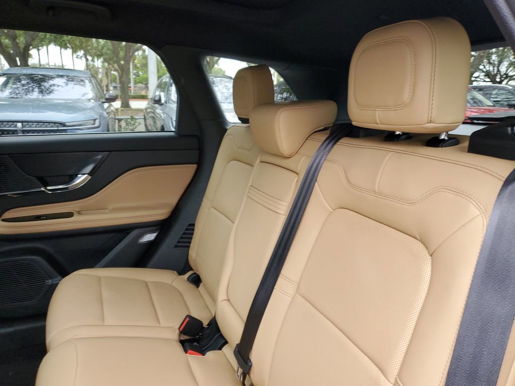 Used 2022 Lincoln Corsair Reserve w/ Sport Package image 12