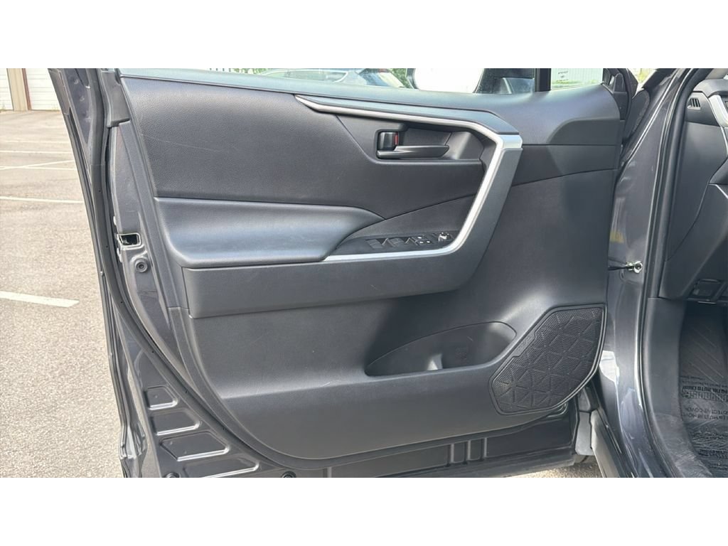 Used 2024 Toyota RAV4 LE FWD image 10