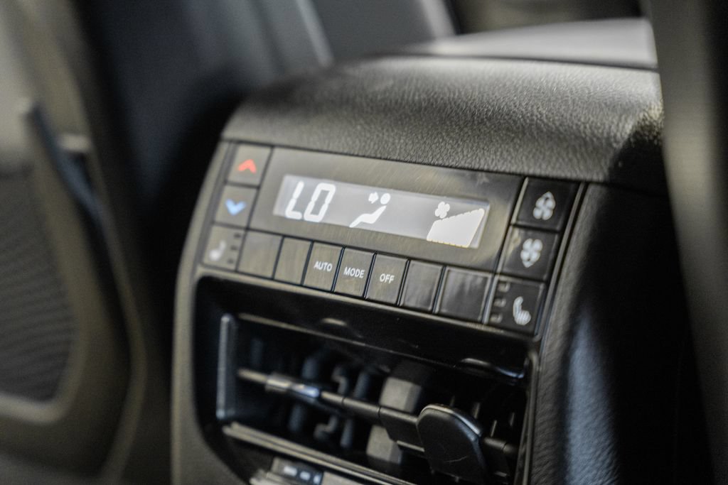Certified 2023 Jeep Grand Cherokee L Limited AWD/4WD image 33