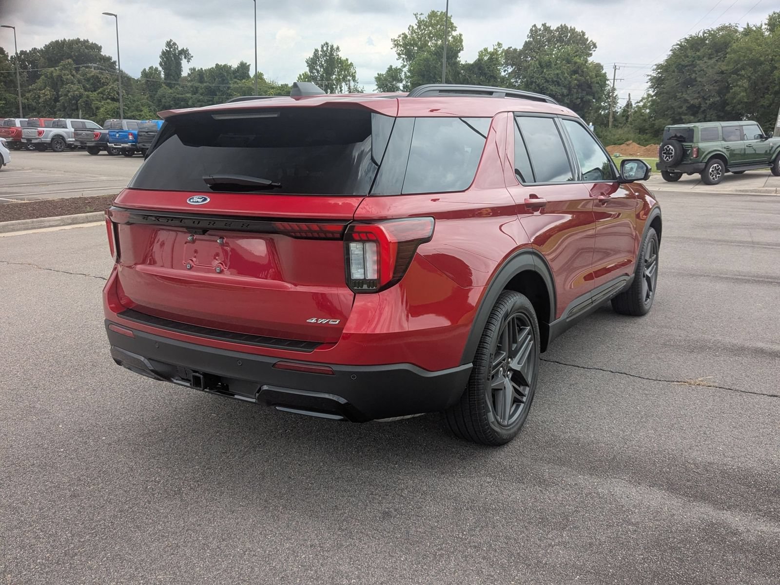 New 2026 Ford Explorer ST-Line w/ ST-Line Street Pack AWD/4WD image 3