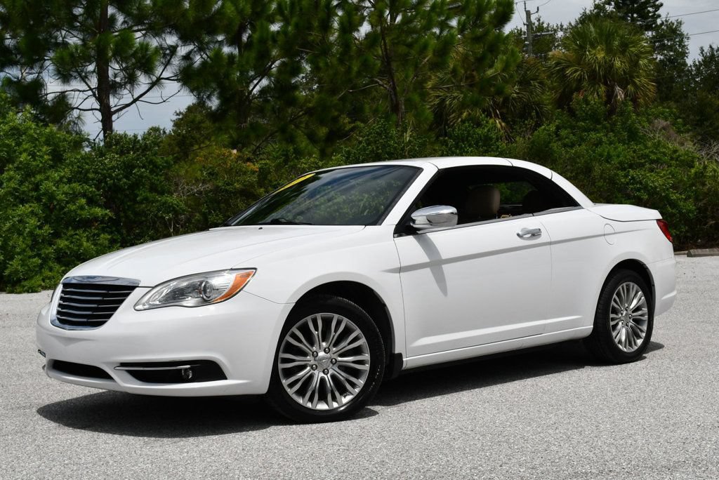 Used 2012 Chrysler 200 Limited FWD image 2