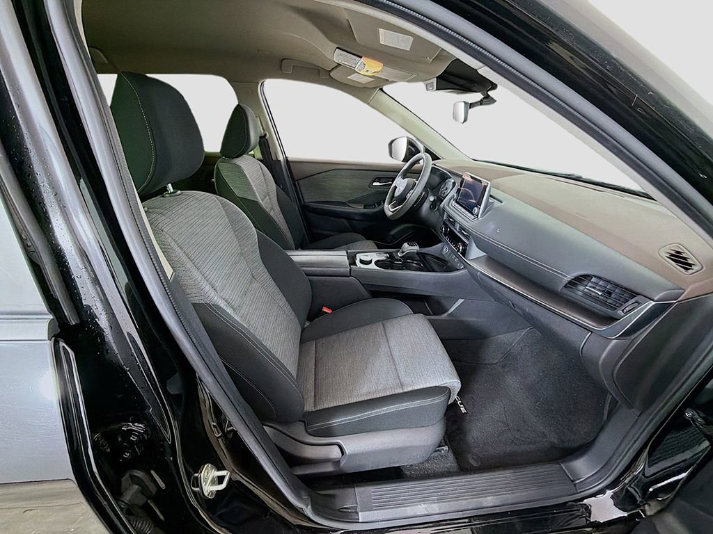 Used 2023 Nissan Rogue SV image 18