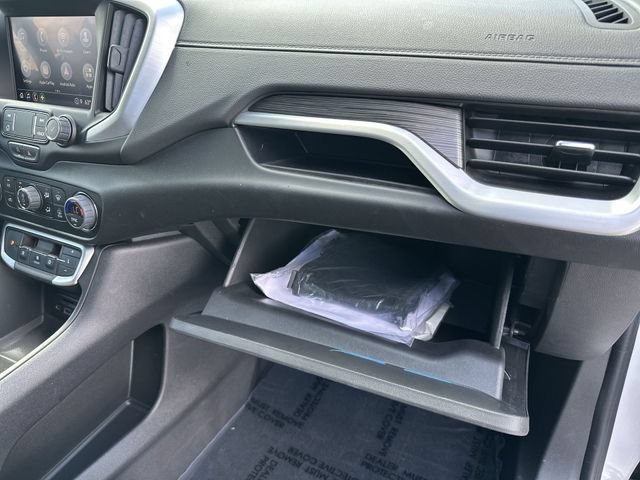 Used 2024 GMC Terrain SLT w/ LPO, Floor Liner Package AWD/4WD image 31