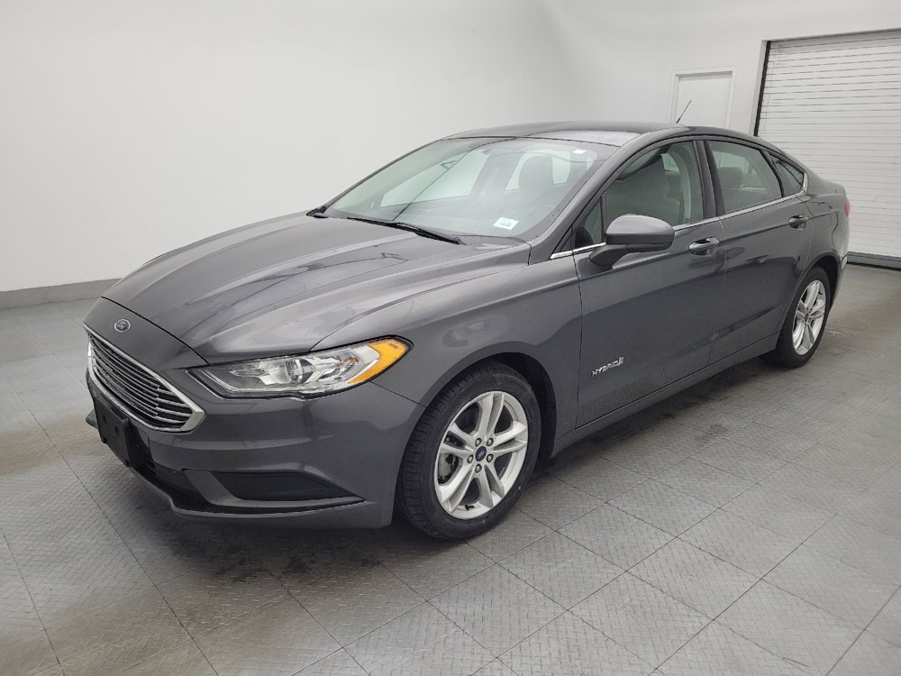 Used 2018 Ford Fusion S image 2