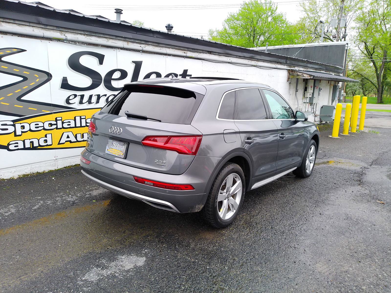 Used 2018 Audi Q5 2.0T Premium Plus w/ Premium Plus Package AWD/4WD image 2