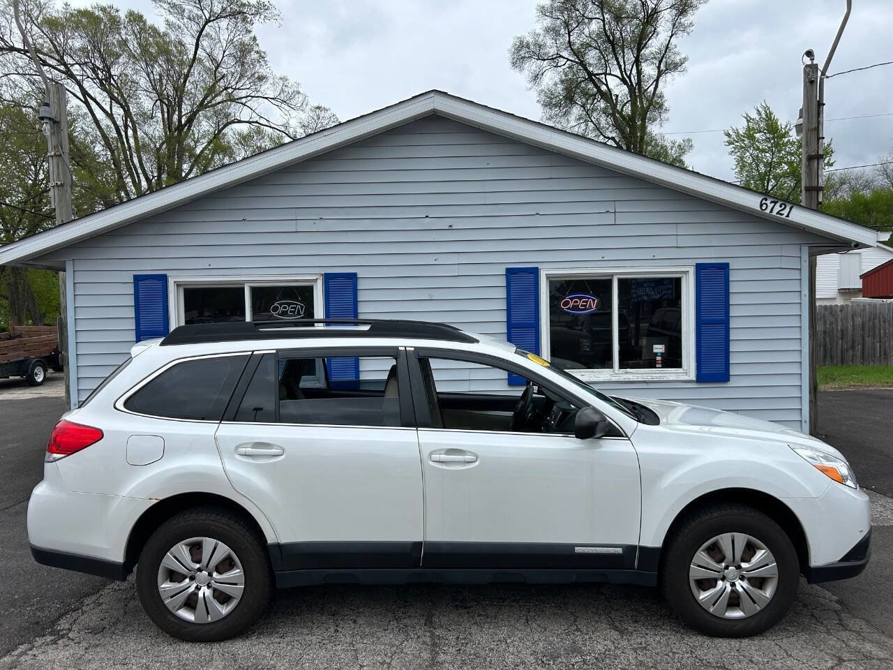 Used 2012 Subaru Outback 2.5i AWD/4WD image 2