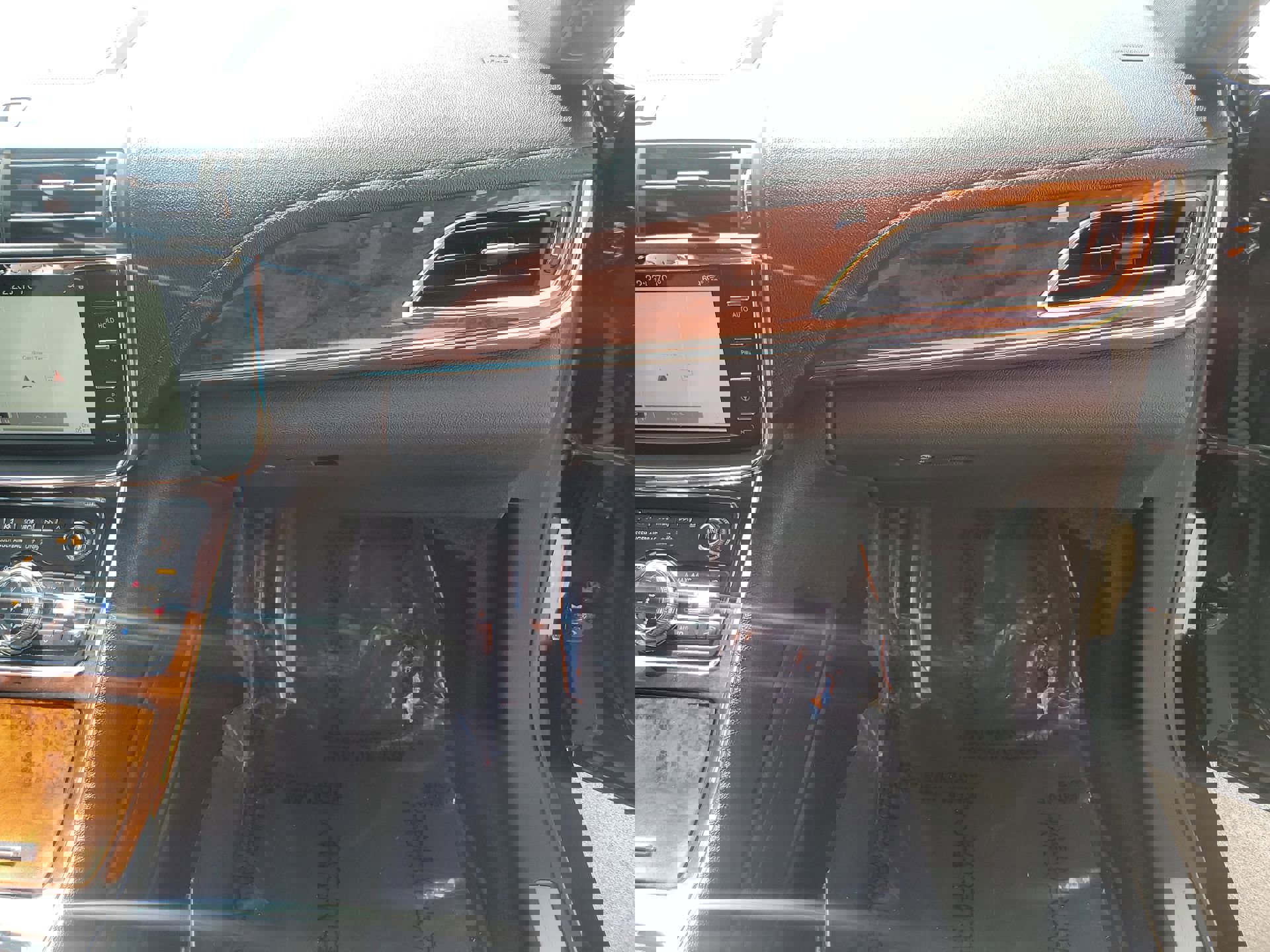 Used 2018 Lincoln Continental Reserve AWD/4WD image 36