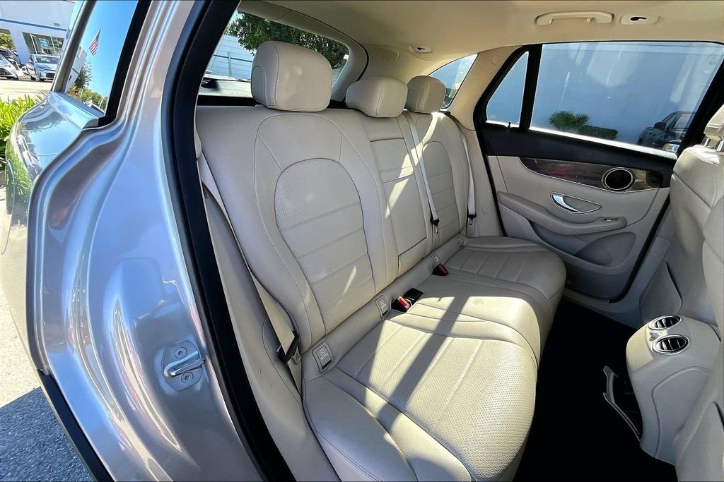 Used 2021 Mercedes-Benz GLC 300 image 25