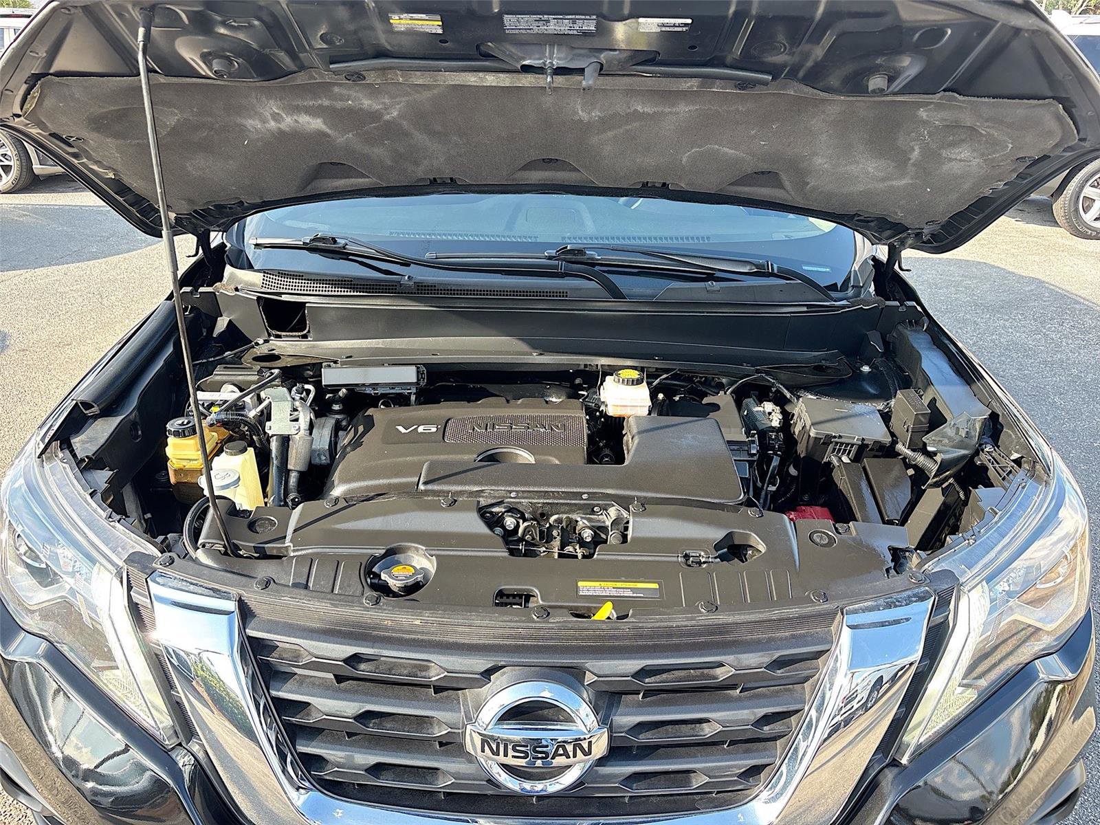 Used 2020 Nissan Pathfinder SV image 30