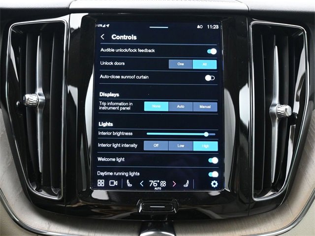 Used 2023 Volvo XC60 B5 Plus w/ Protection Package Premier image 17