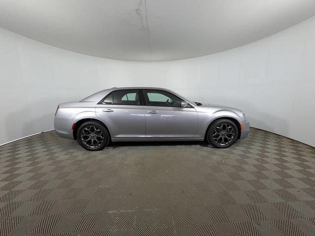 Used 2017 Chrysler 300 S AWD/4WD image 32