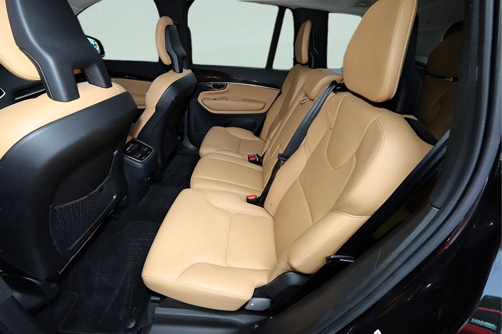 Used 2016 Volvo XC90 T6 Momentum w/ Momentum Plus Package AWD/4WD image 15