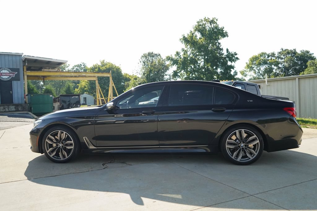 Used 2019 BMW M760i xDrive w/ Luxury Rear Seating Package AWD/4WD image 26
