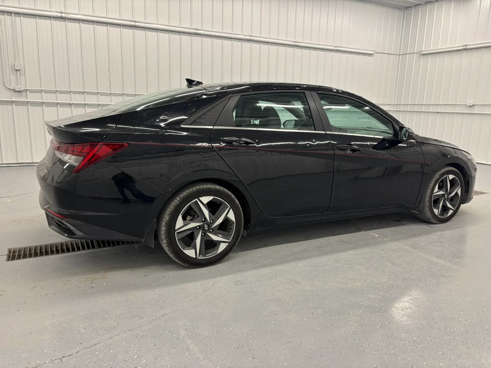 Used 2022 Hyundai Elantra SEL FWD image 4