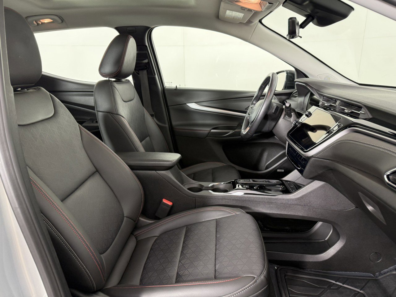 Used 2023 Chevrolet Bolt EUV Premier w/ Sun & Sound Package FWD image 10
