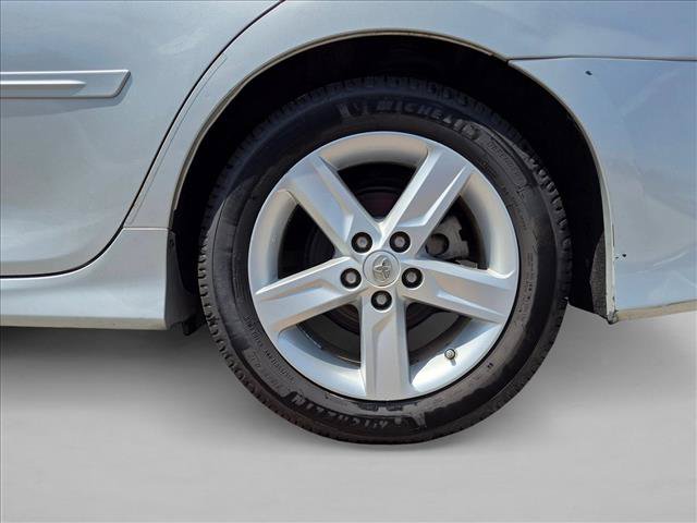 Used 2014 Toyota Camry SE FWD image 14