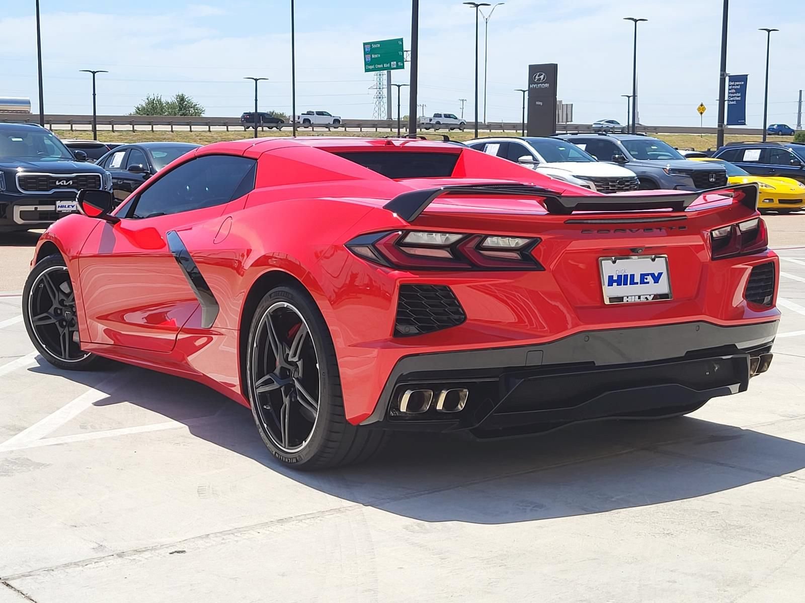 Used 2021 Chevrolet Corvette Stingray Preferred Conv w/ Z51 Performance Package RWD image 3