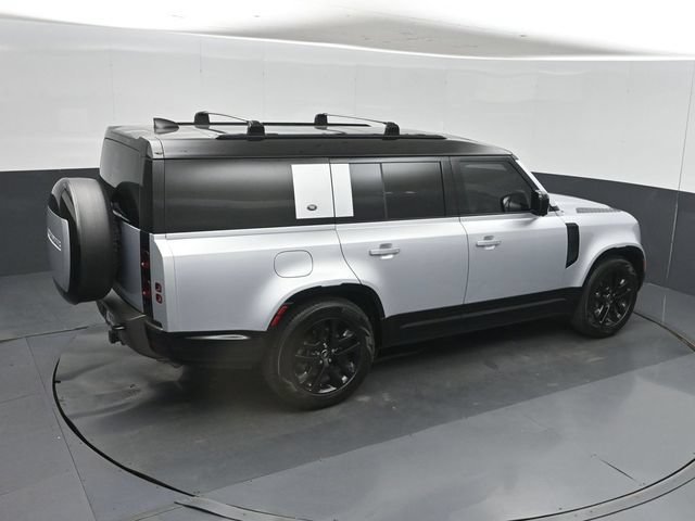 Used 2024 Land Rover Defender 130 X-Dynamic SE AWD/4WD image 42