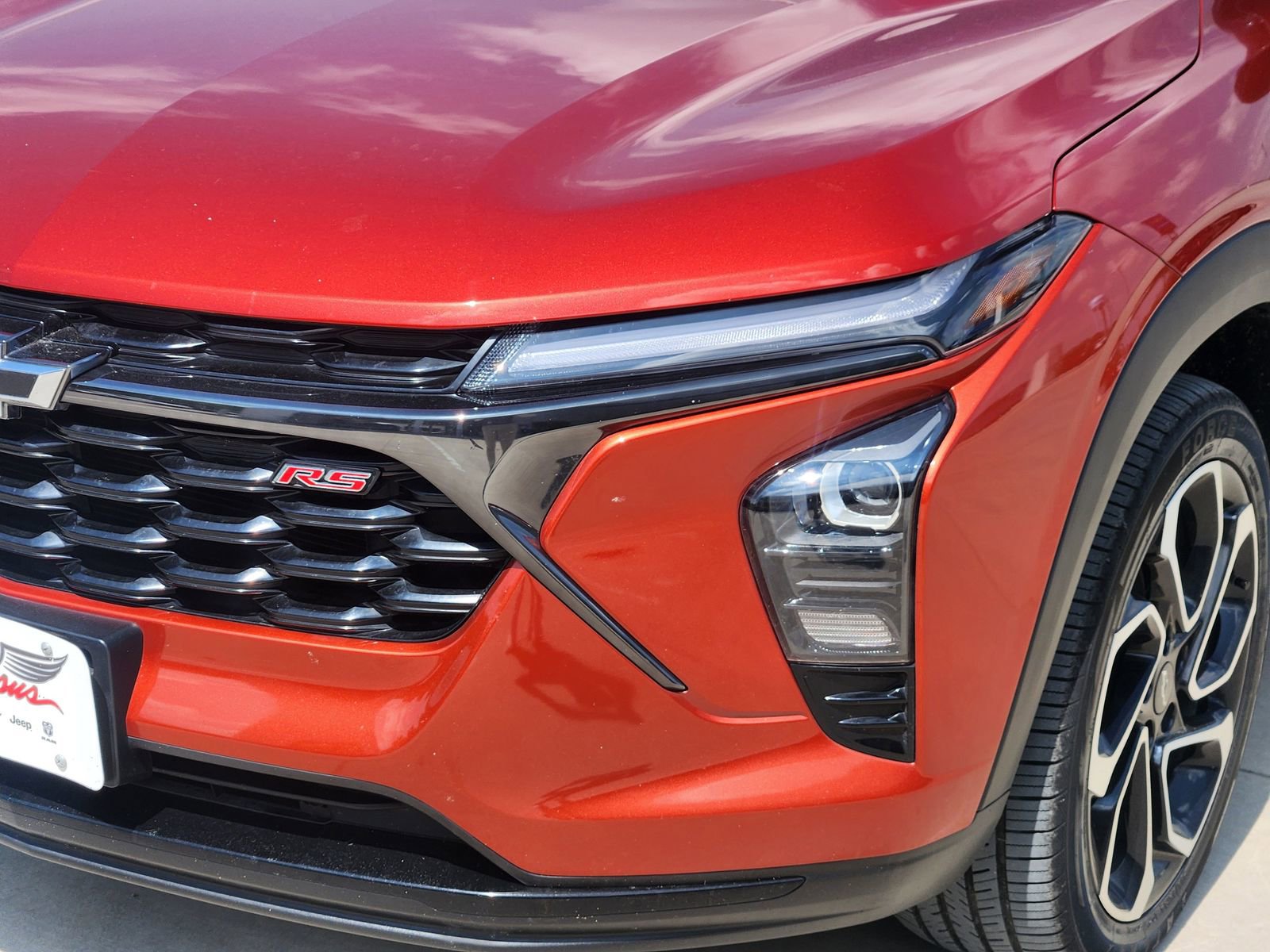 Used 2024 Chevrolet Trax RS FWD image 9