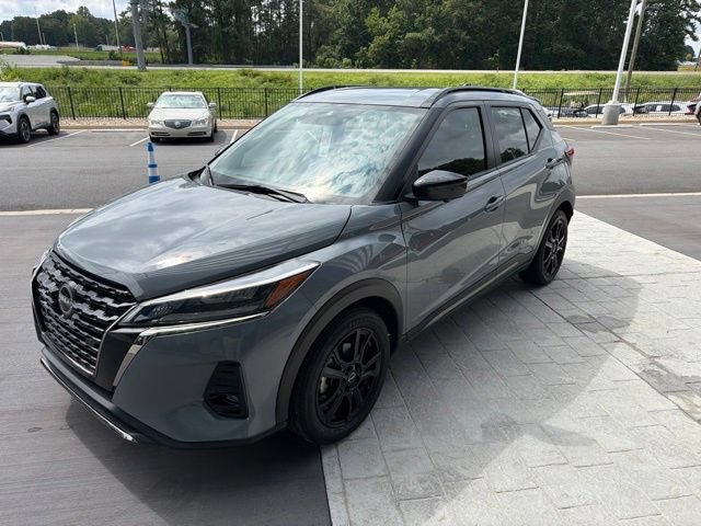 Used 2023 Nissan Kicks SR FWD image 2