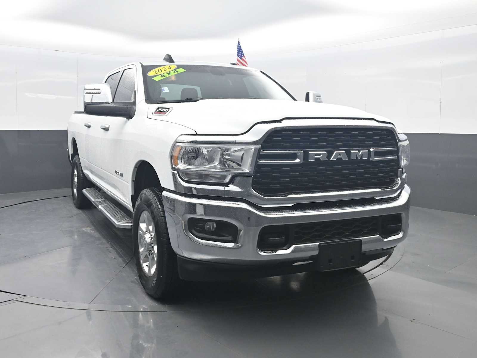 Used 2024 RAM 2500 Big Horn AWD/4WD image 2